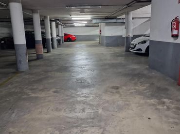 Plaza de garaje individual en venta en Casc Urbà
