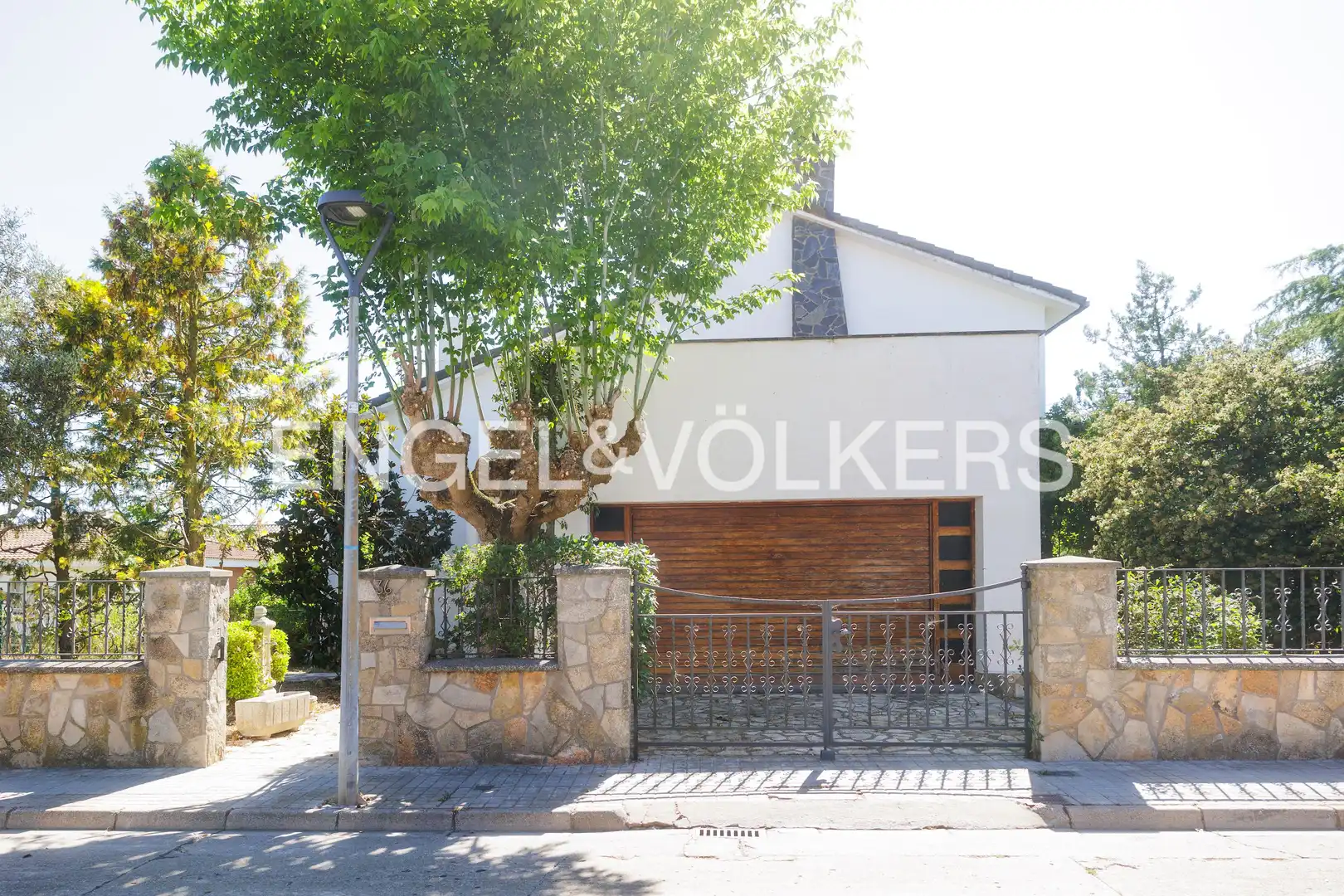 Vista exterior de Casa o xalet en venda en Calaf amb Calefacció, Jardí privat i Terrassa