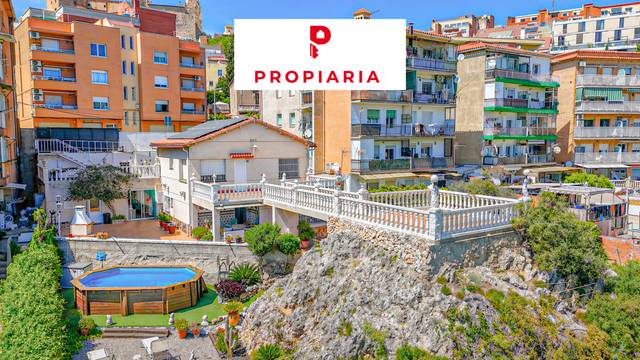 Casa-chalet en Venta en Carrer d'Angel Guimerà, 18 en El Papiol
