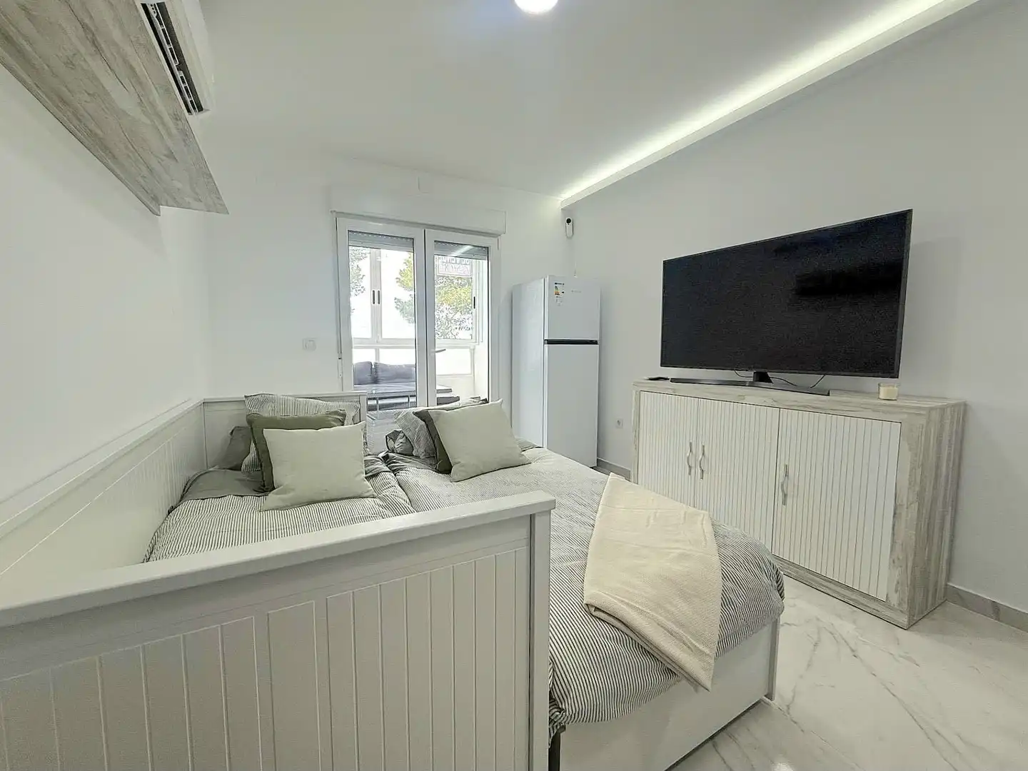 Sala de estar de Estudio en venta en Rojales con Aire acondicionado, Terraza y Amueblado