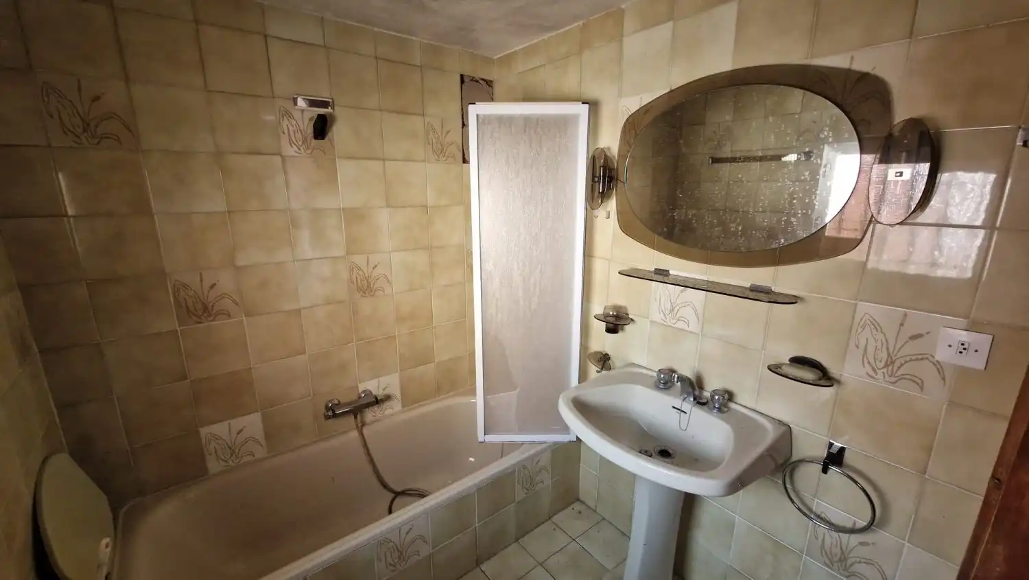 Bany de Casa o xalet en venda en León Capital  amb Terrassa i Traster