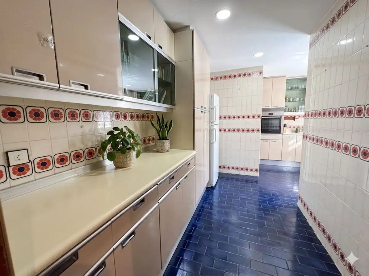 Wohnung zur Miete in Calle de Martín de los Heros, Argüelles