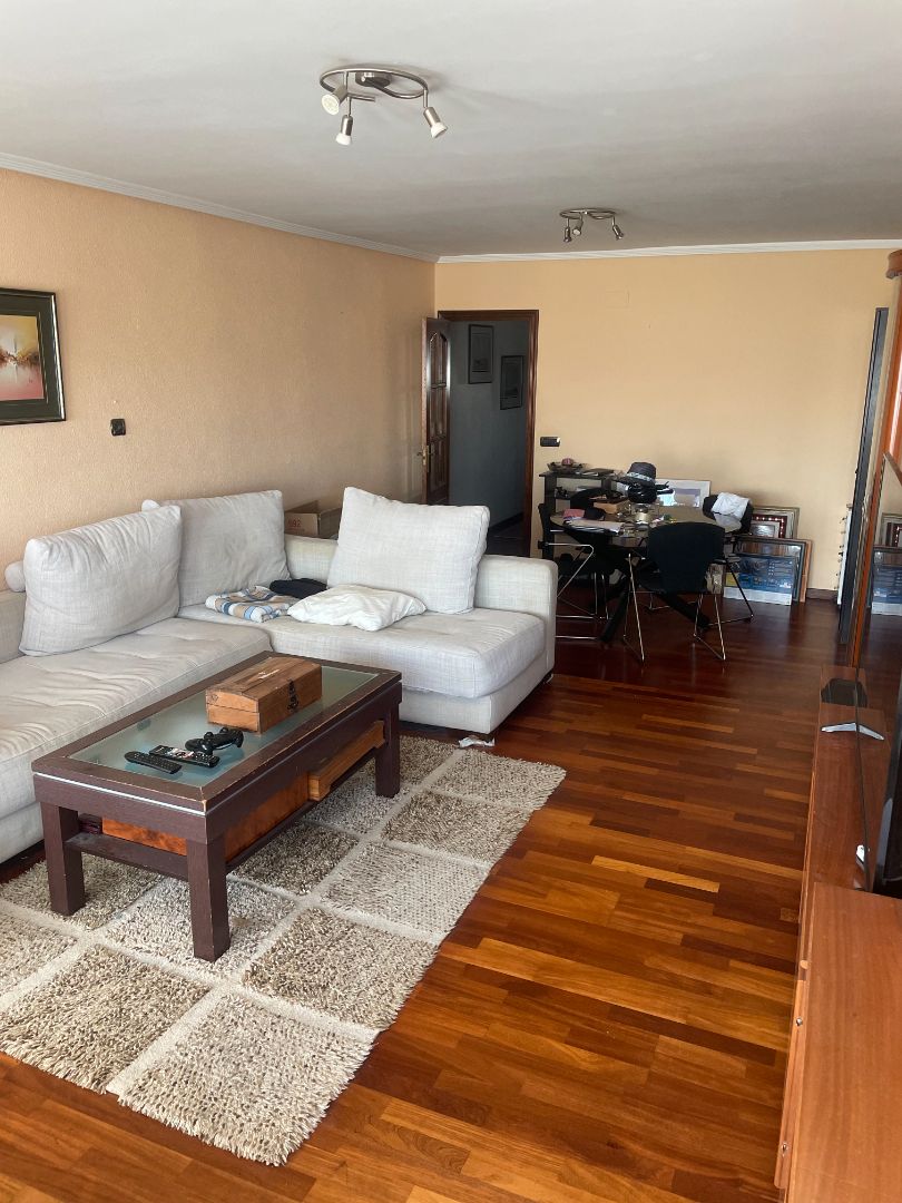 Living room of Flat for sale in Vigo   with Heating, Terrace and Furnished