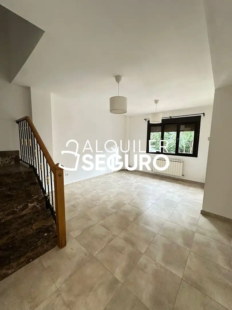 Wohnzimmer von Wohnung zur Miete in Griñón mit Heizung