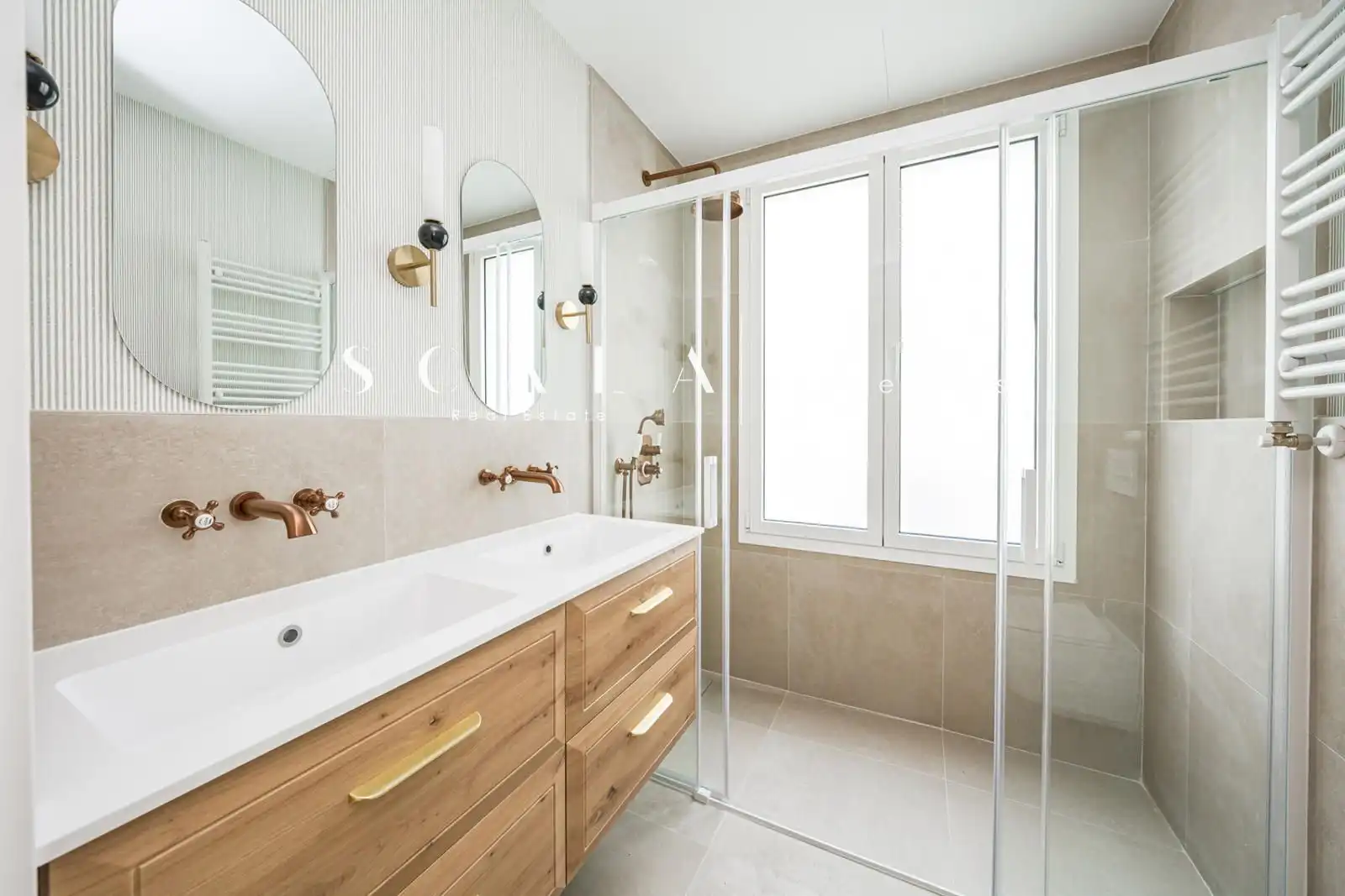 Bathroom of Attic for rent in Madrid  with Air Conditioner, Heating and Terrace