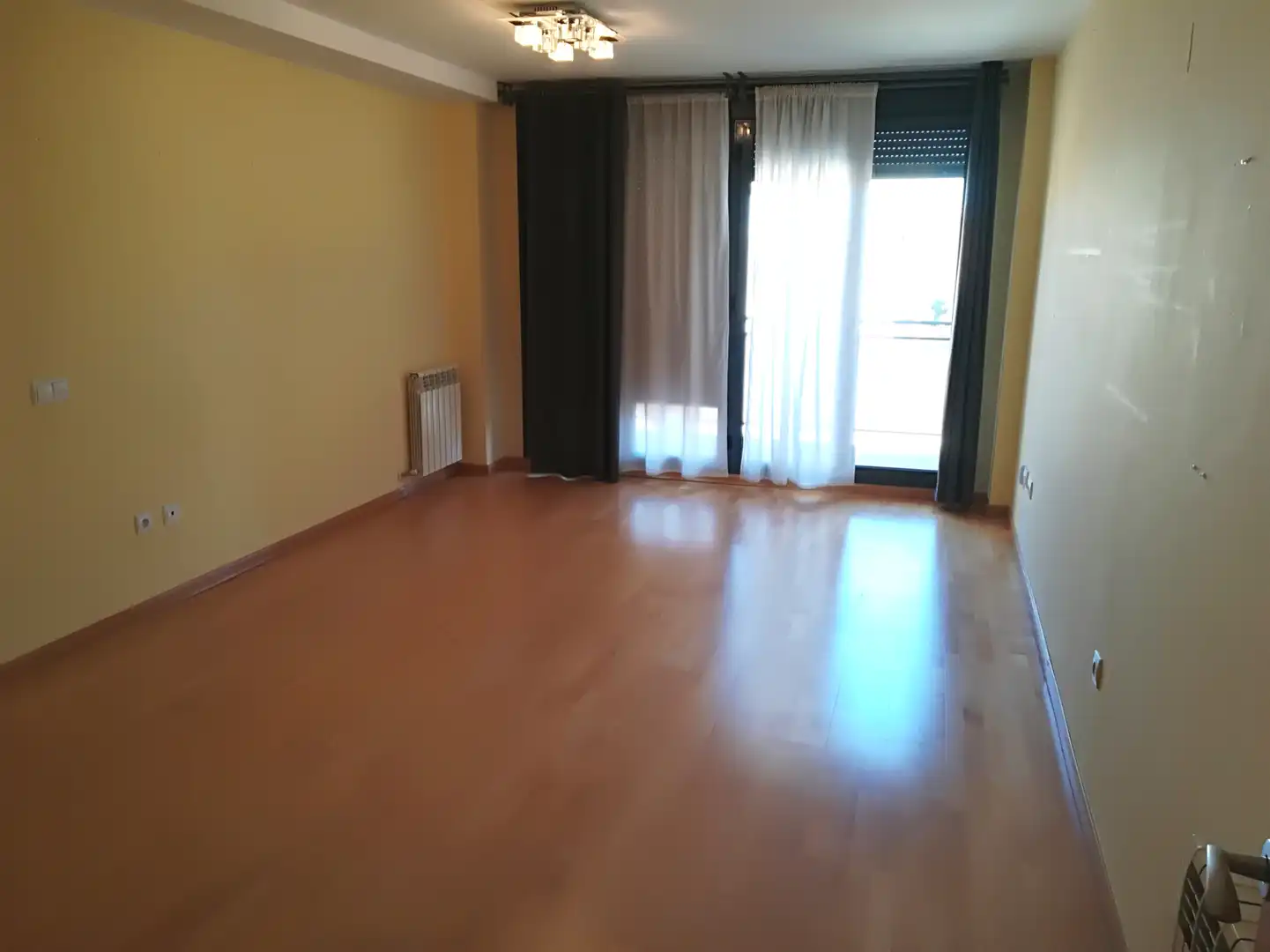 Sala d'estar de Pis de lloguer en Zaragoza amb Aire condicionat, Calefacció i Parquet