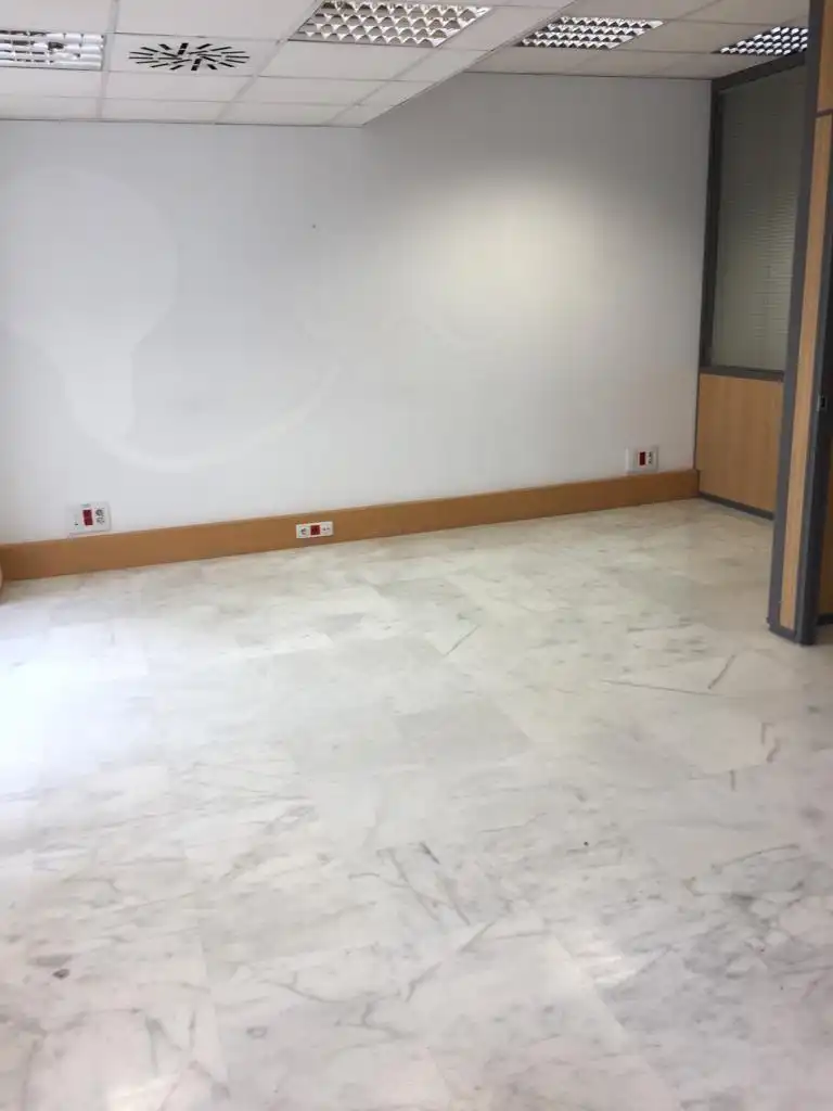 Büro zur Miete in Sevilla mit Klimaanlage