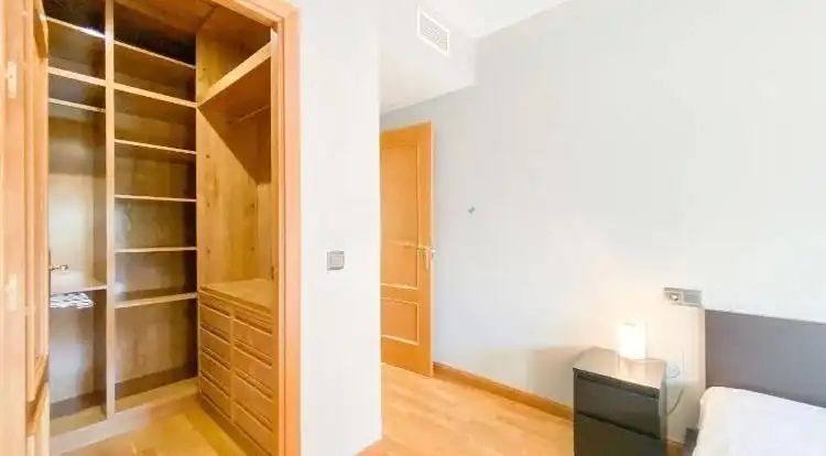 Habitación de Piso en venta en Málaga con Aire acondicionado, Parquet y Piscina comunitaria