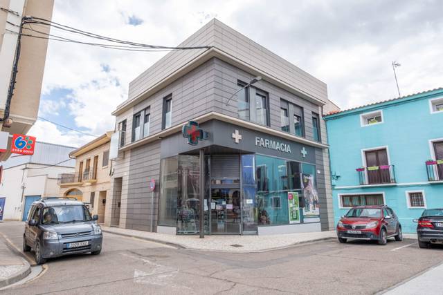 Casa-chalet en Venta en Plaza BONET en Torres de Berrellén