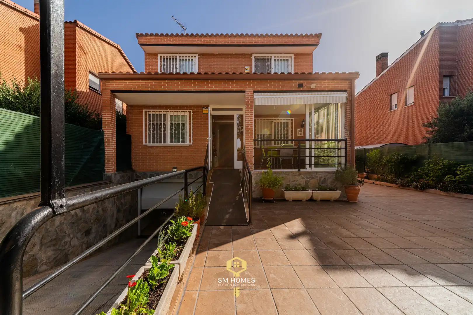 Vista exterior de Casa o chalet en venta en Meco con Calefacción, Terraza y Trastero