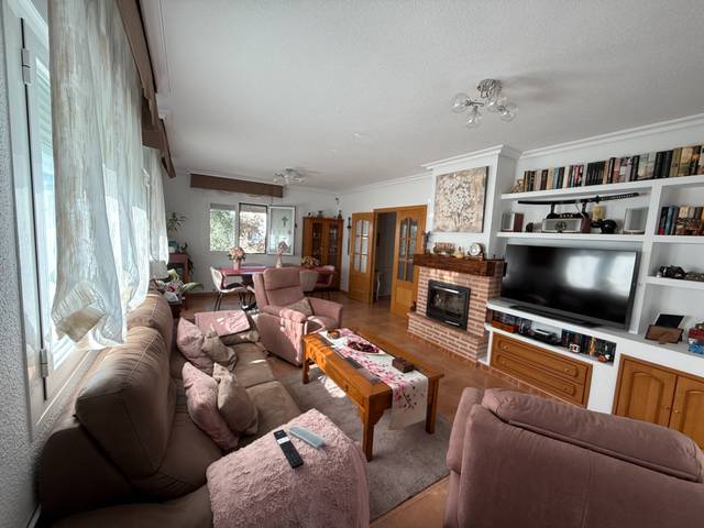 Casa-chalet en Venta en Colegios