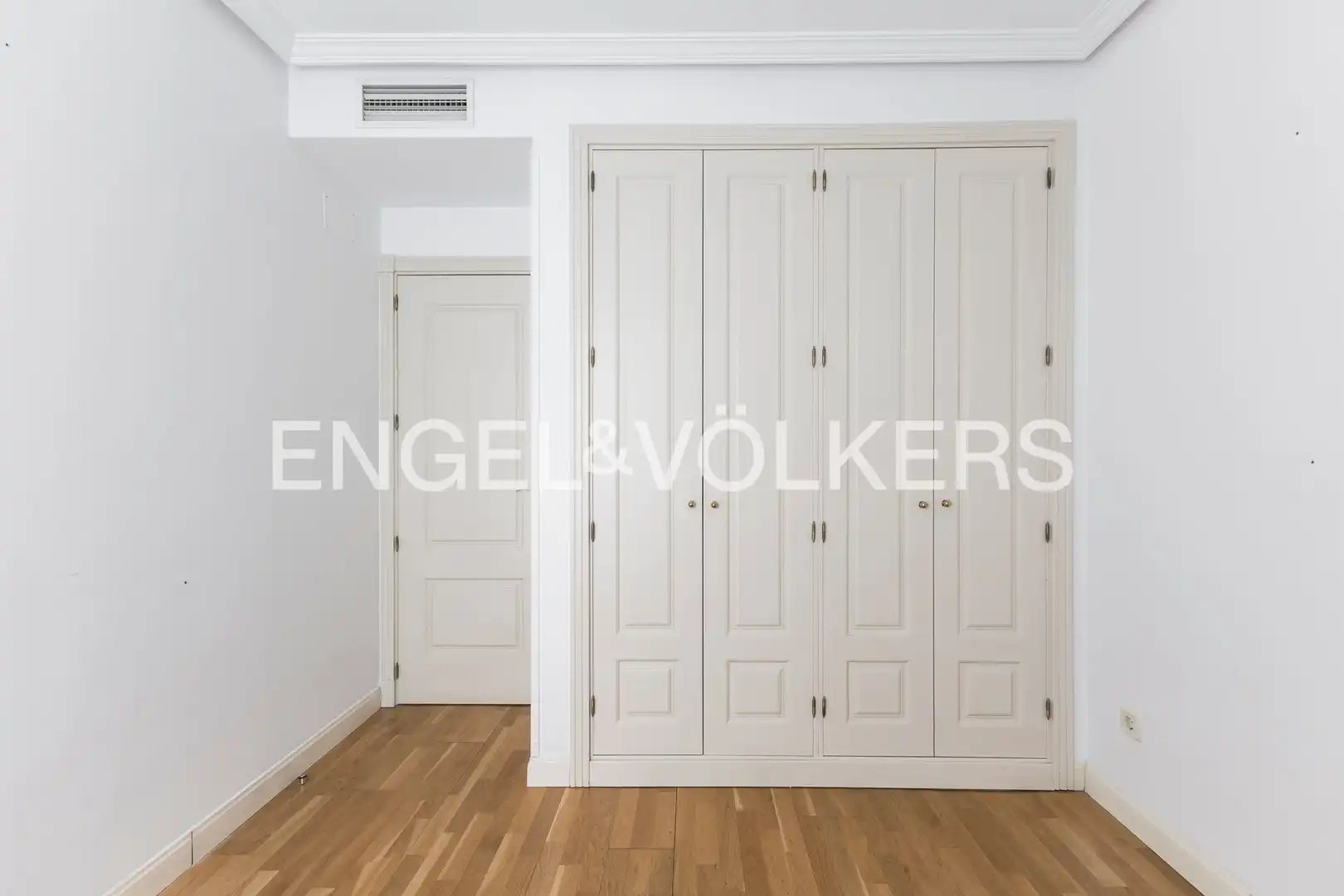 Habitación de Piso en venta en Madrid con Aire acondicionado, Calefacción y Jardín privado
