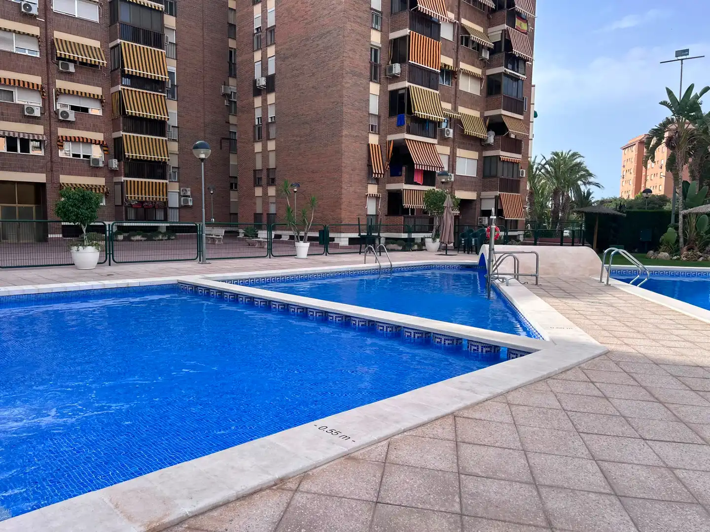 Piscina de Pis en venda en Alicante / Alacant amb Aire condicionat, Moblat i Forn