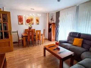 Sala d'estar de Casa o xalet en venda en Alcalá de Henares amb Calefacció, Jardí privat i Terrassa