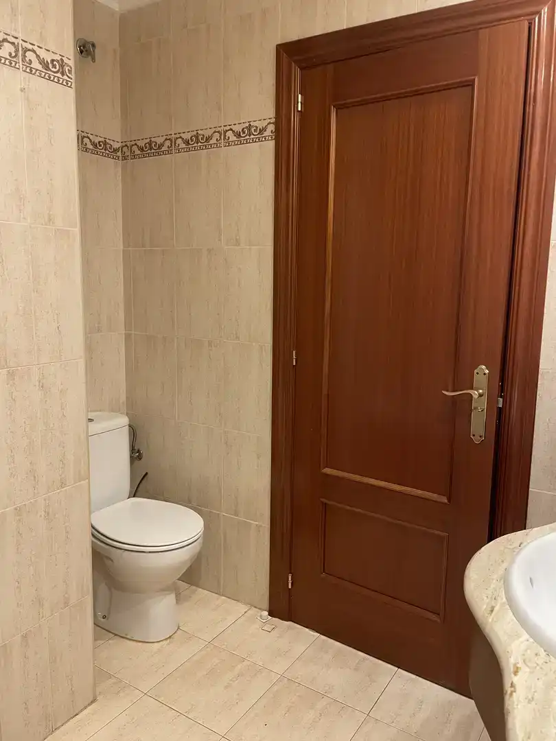 Baño de Piso para compartir en San Vicente de la Sonsierra, La Rioja