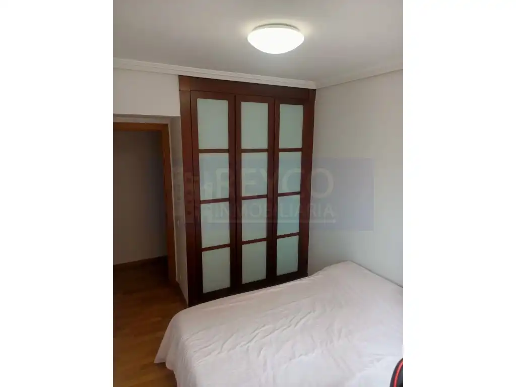 Schlafzimmer von Wohnungen zum Verkauf in  Logroño