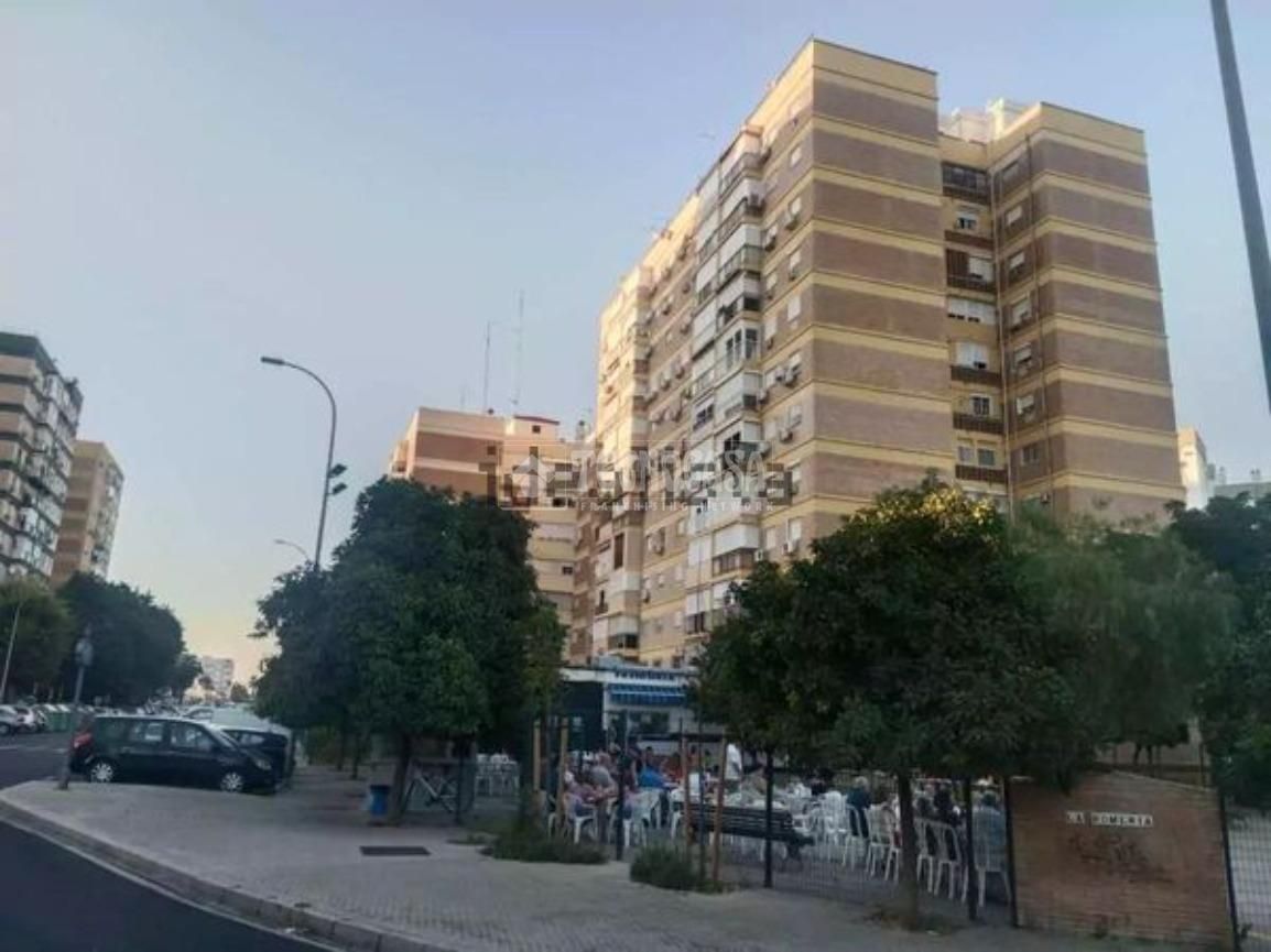 Piso de alquiler en Sta. Aurelia - Cantábrico - Atlàntico - La Romería, Cerro - Amate