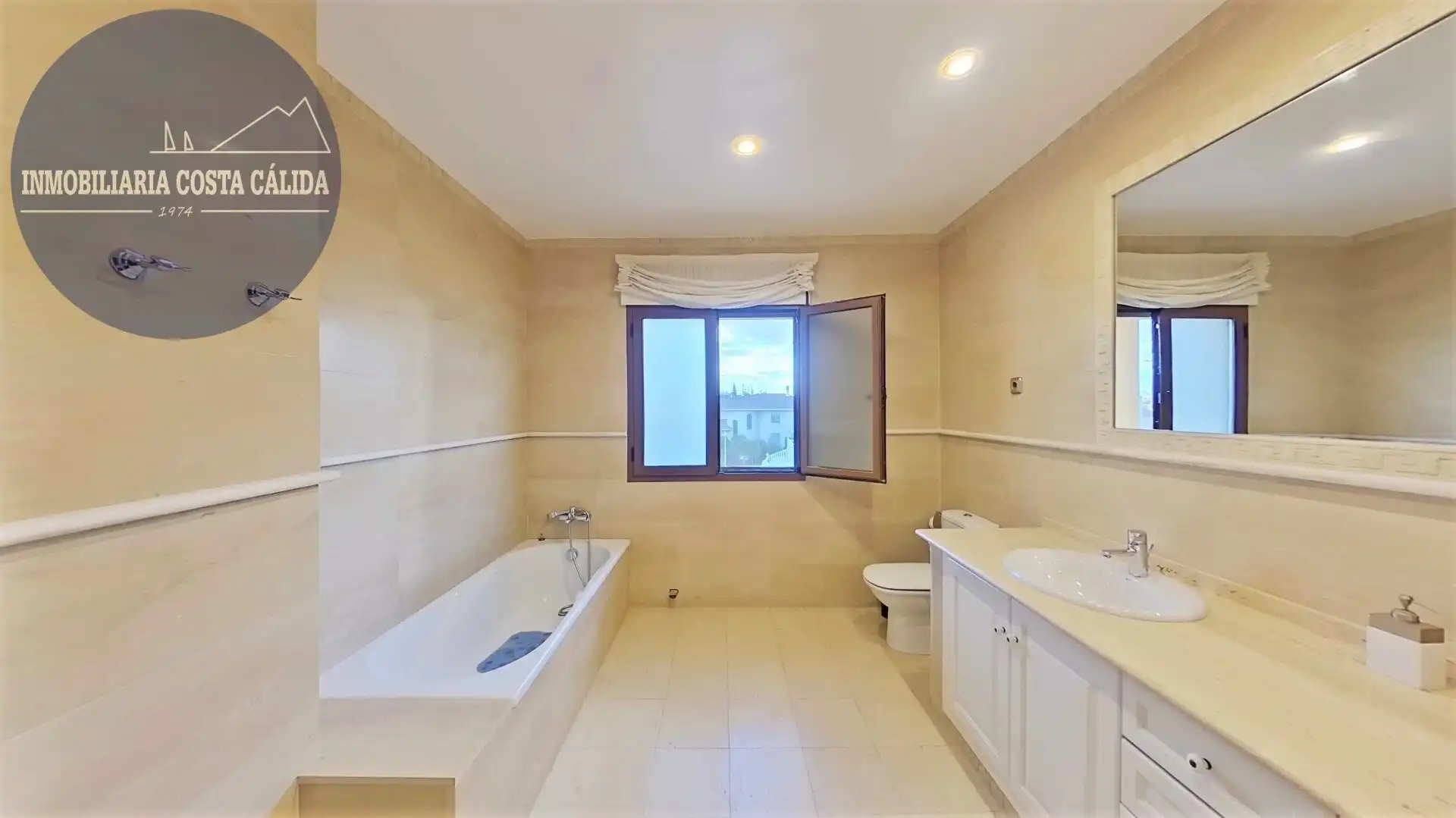 Bathroom of Houses for sale in Lorca  with Air Conditioner, Heating and Private garden