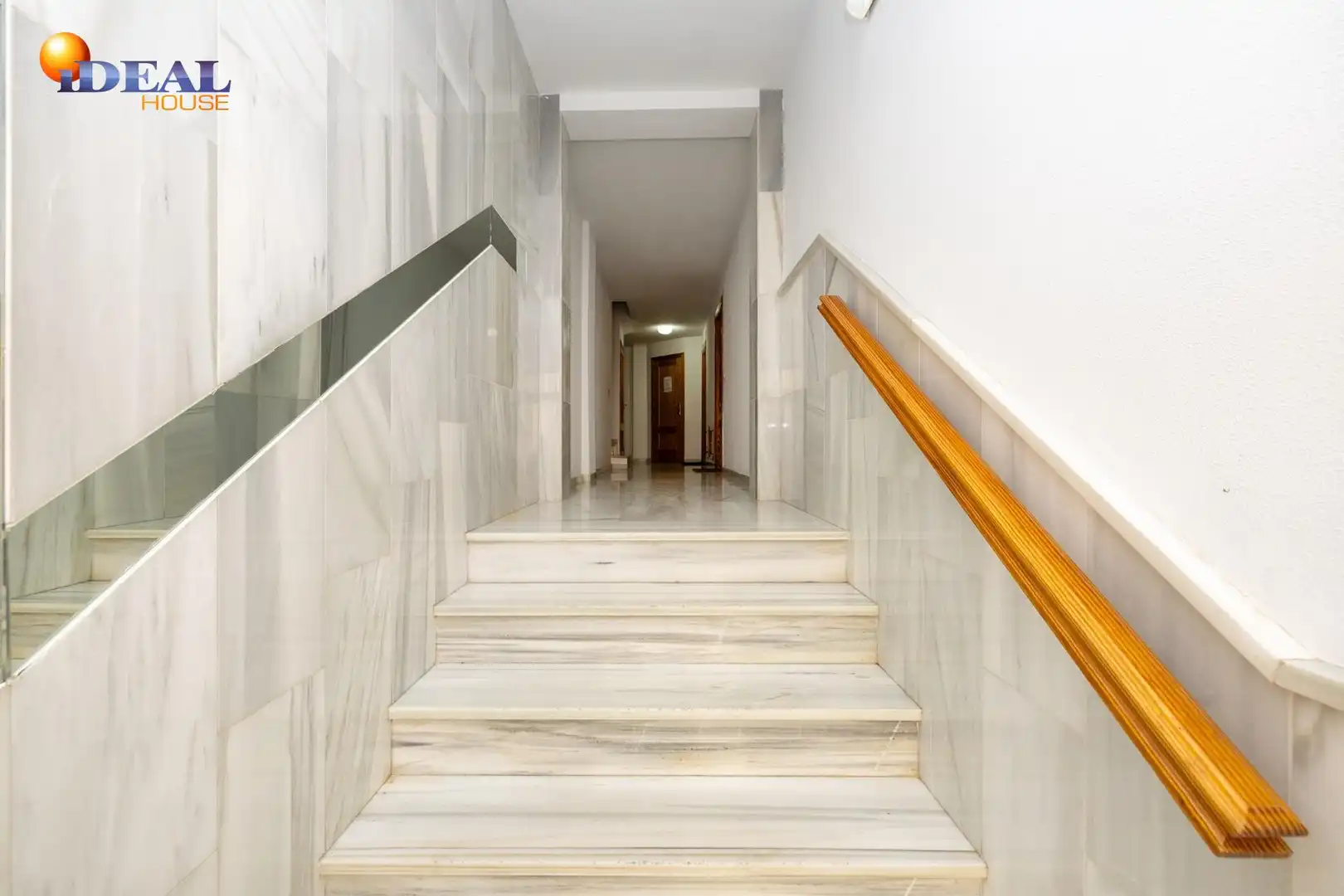 Piso con terraza en venta en Calle GONZALO DE BERCEO, imagen 34