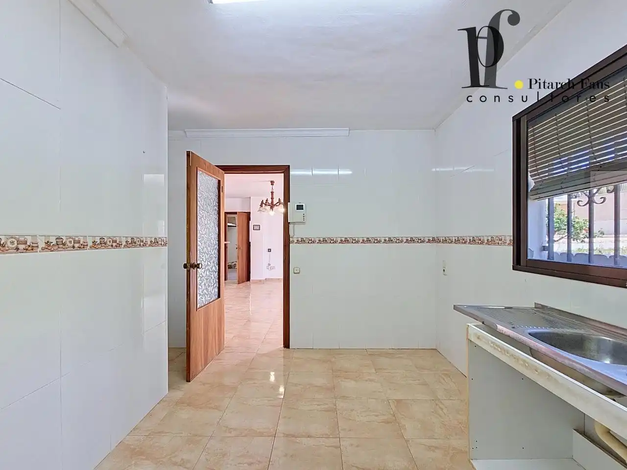 Kitchen of Houses for sale in La Pobla de Vallbona