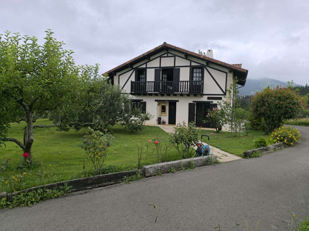 Vista exterior de Casa o xalet en venda en Mallabia amb Calefacció, Jardí privat i Traster