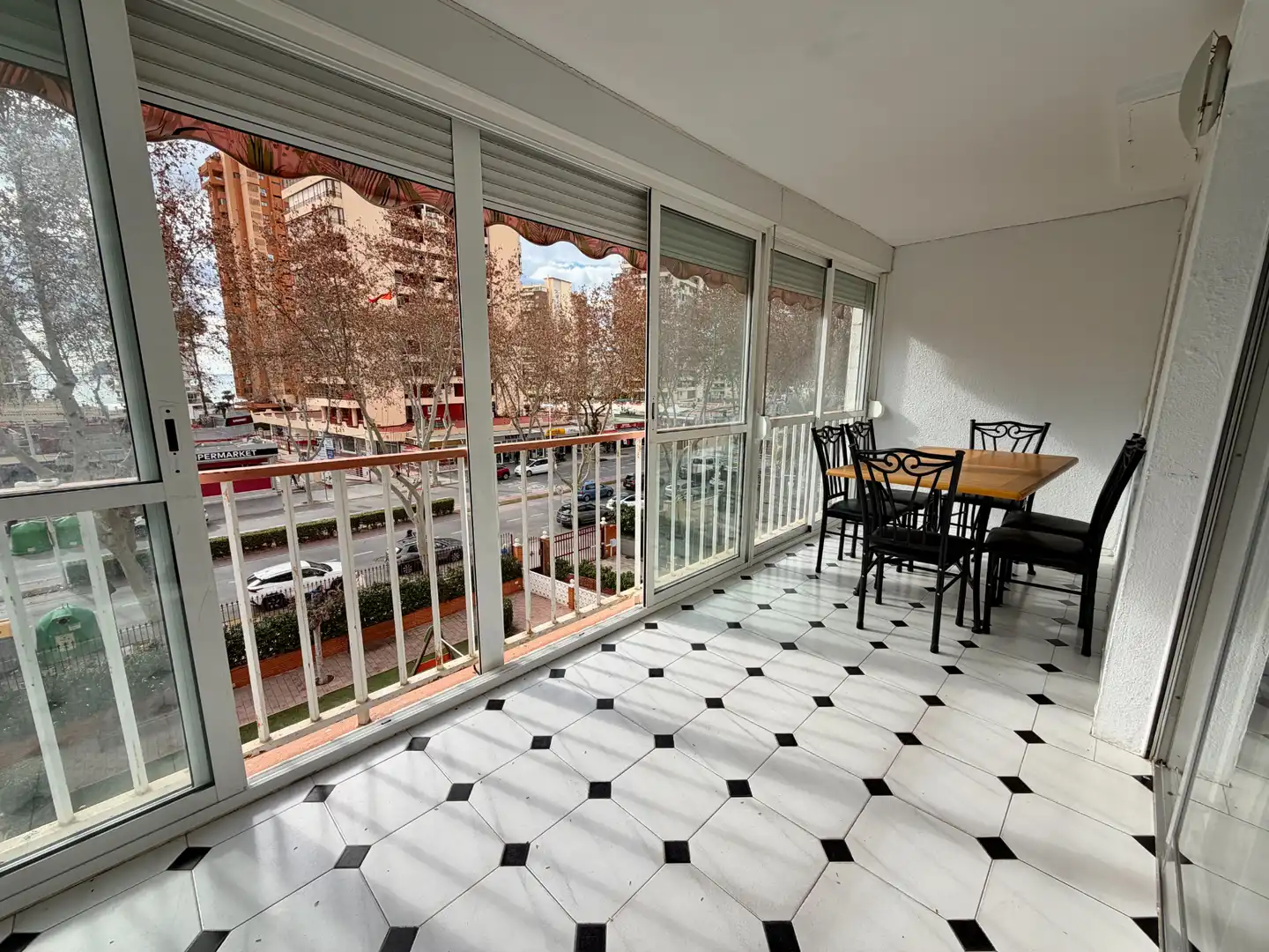 Außenansicht von Wohnung zum Verkauf in Benidorm mit Terrasse, Möbliert und Gemeinschaftspool