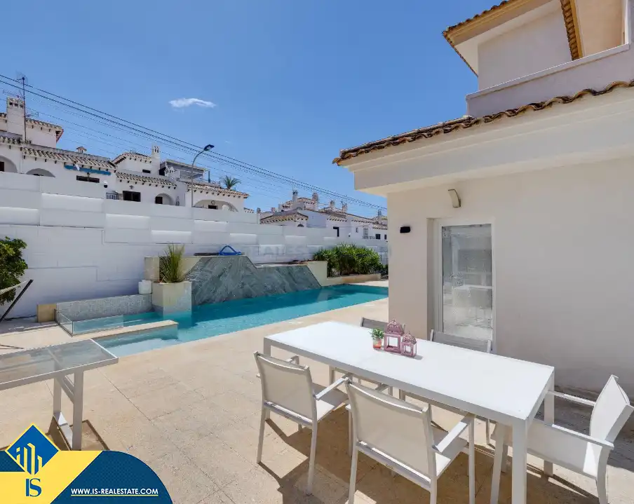 Xalet amb piscina en venda a Nueva Torrevieja - Aguas Nuevas, imagen 3