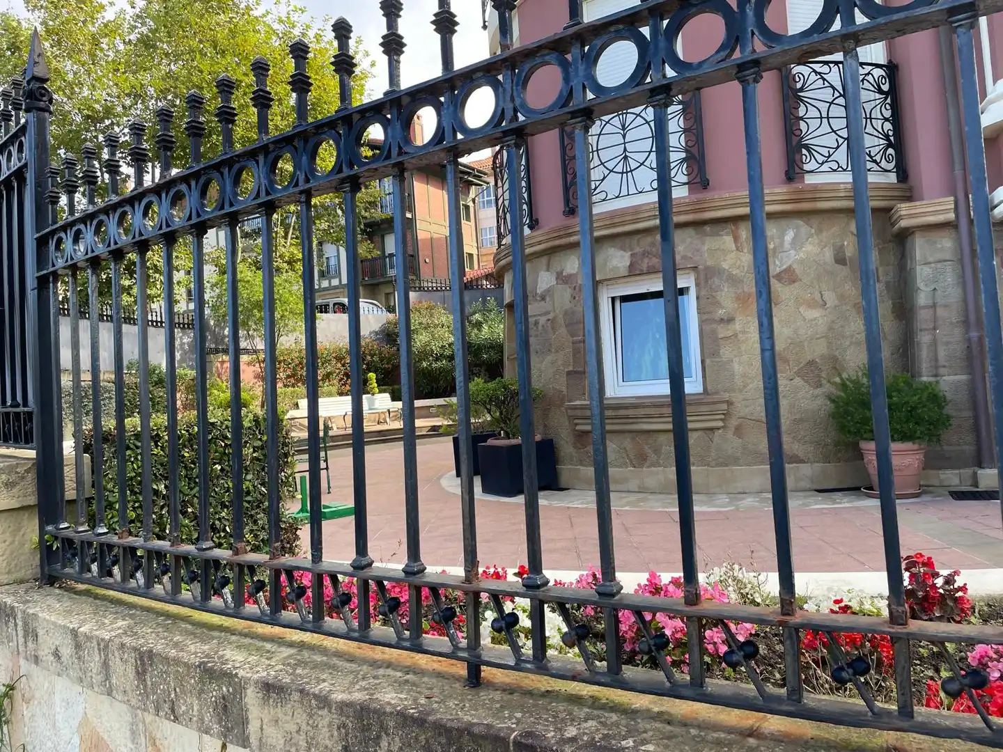 Exterior view of Flat for sale in Getxo   with Heating, Terrace and Storage room