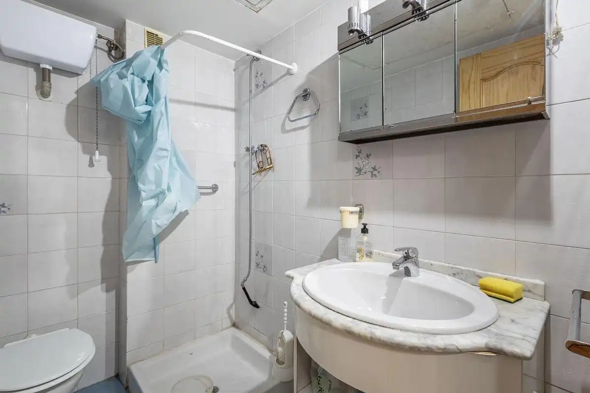 Baño de Piso en venta en Granada con Aire acondicionado, Calefacción y Terraza