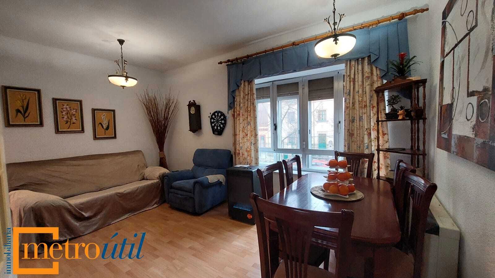 Dining room of Flat for sale in Salamanca Capital  with Heating and Parquet flooring