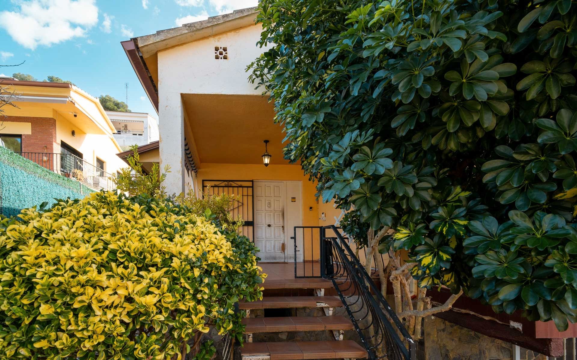 Vista exterior de Casa o chalet en venta en Calafell con Aire acondicionado, Calefacción y Jardín privado