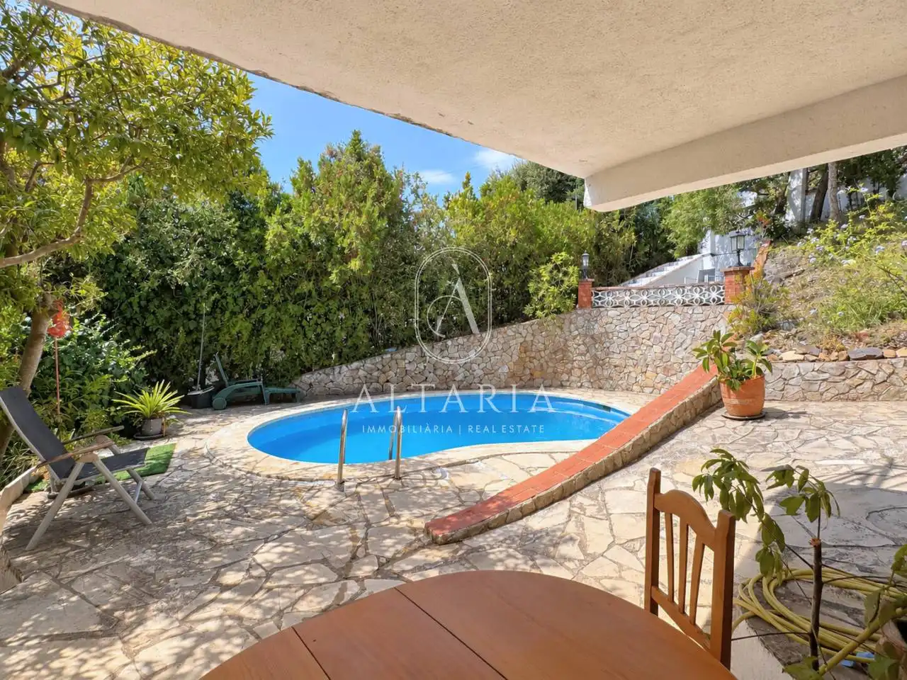 Vista exterior de Finca rústica en venda en Pineda de Mar amb Jardí privat, Piscina i Alarma