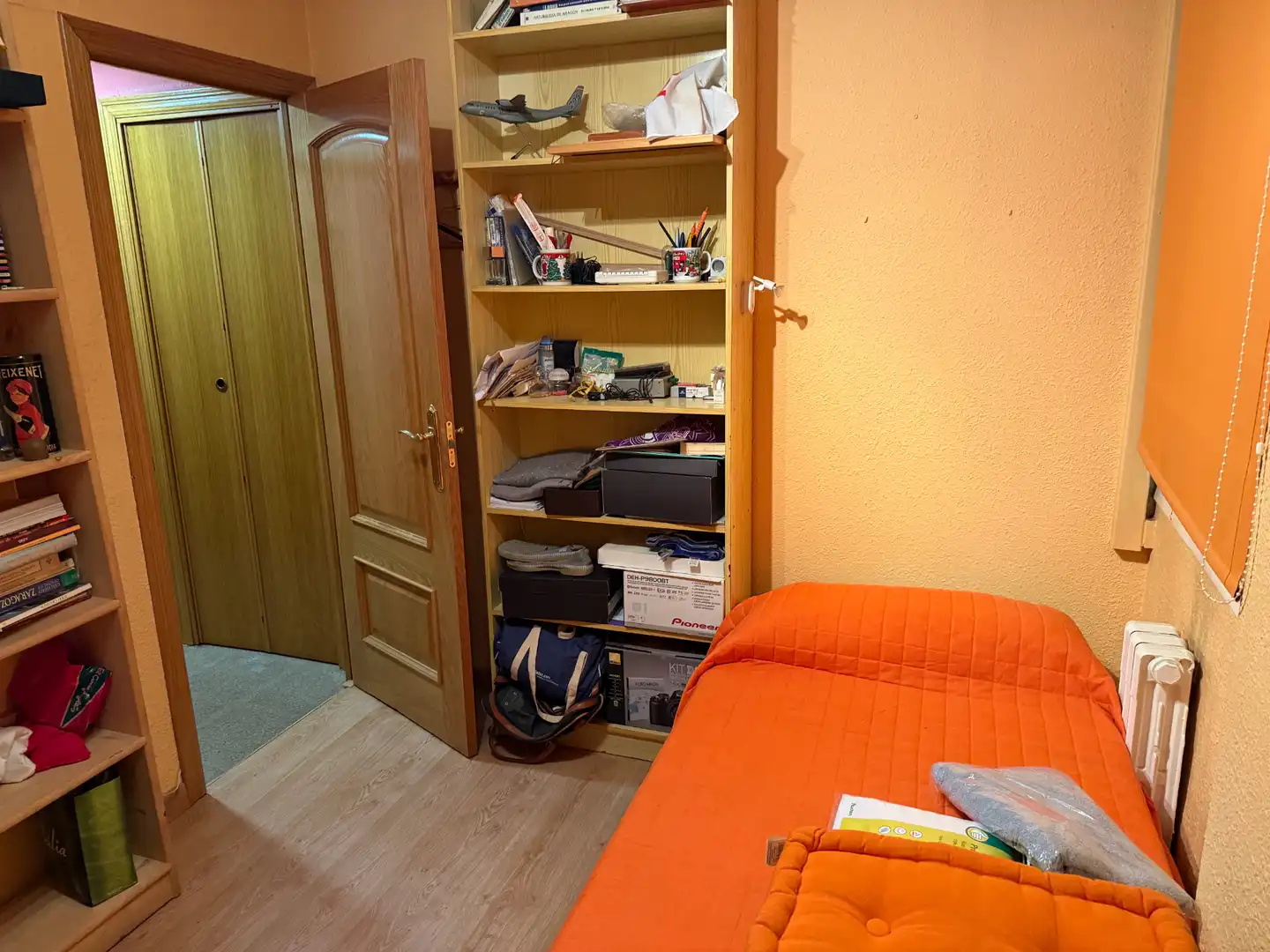 Habitación de Casa adosada en venta en Utebo con Aire acondicionado, Calefacción y Jardín privado