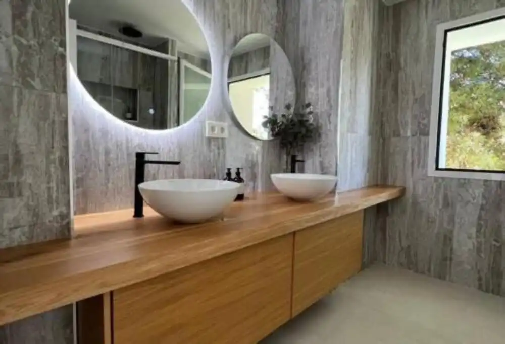 Baño de Ático de alquiler en Marbella con Aire acondicionado, Terraza y Piscina