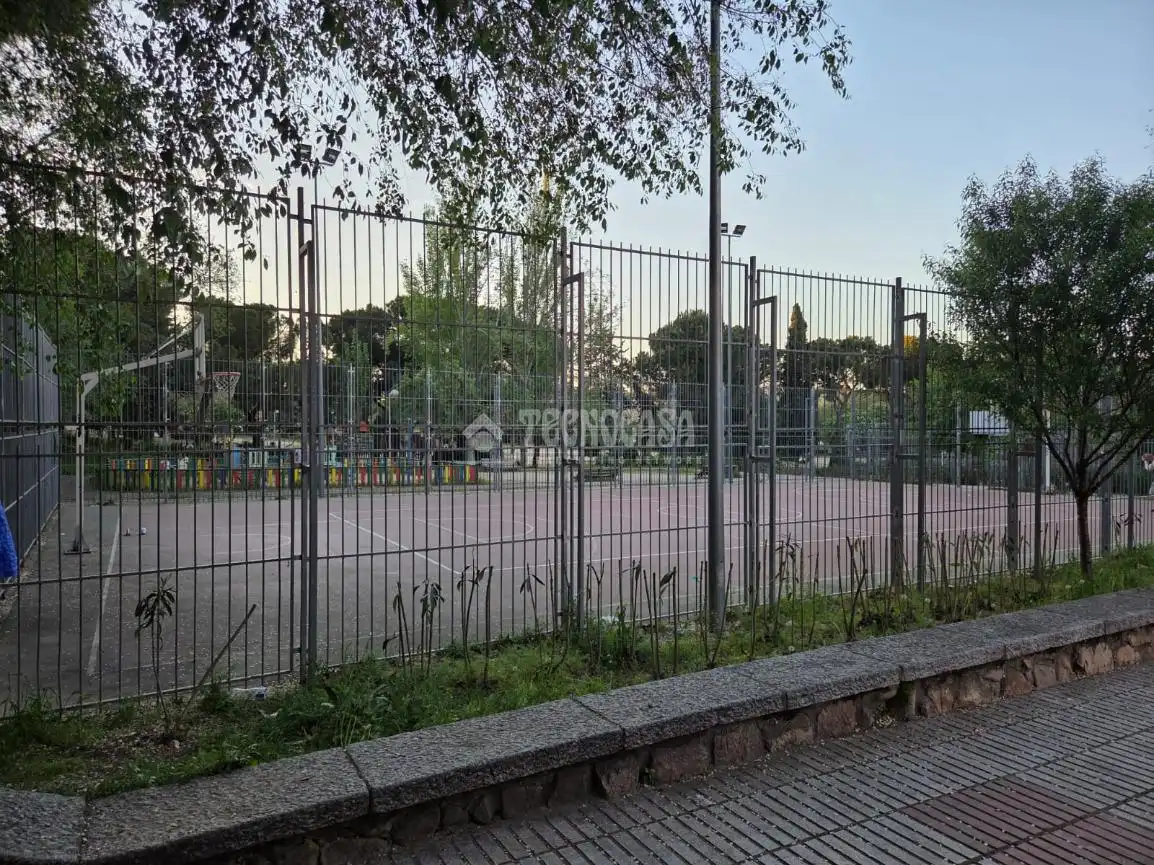 Aparcament de Pis en venda en Madrid amb Traster