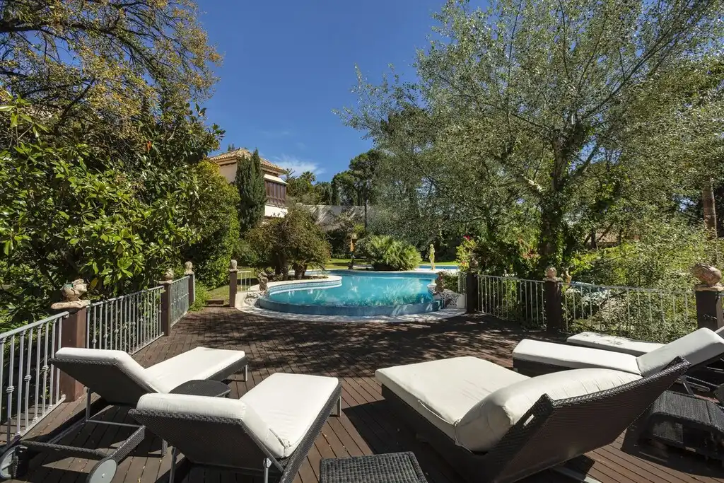 Detached house with pool for sale in San Pedro de Alcántara, imagen 8