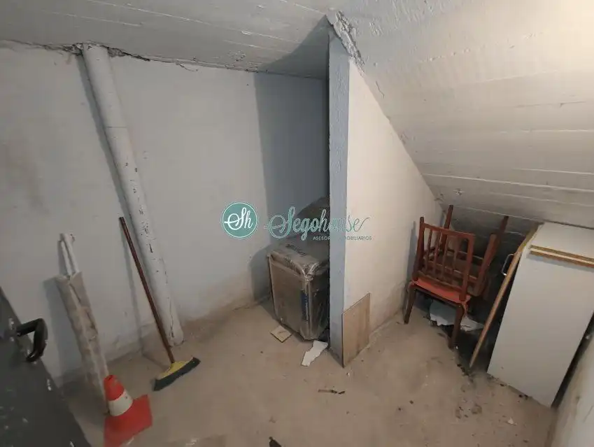 Piso en venta en San Cristóbal de Segovia con Calefacción, Trastero y Balcón
