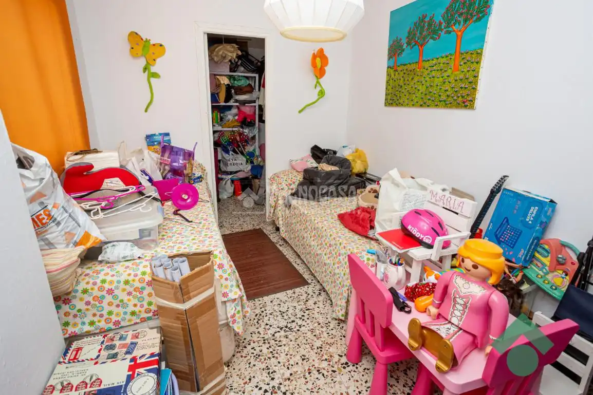 Bedroom of Flat for sale in Algeciras  with Terrace, Storage room and Furnished