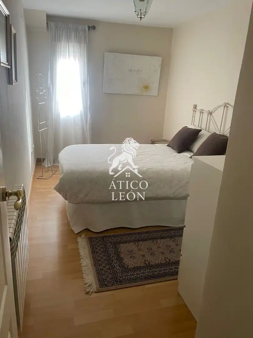 Habitación de Piso en venta en León Capital  con Calefacción y Trastero