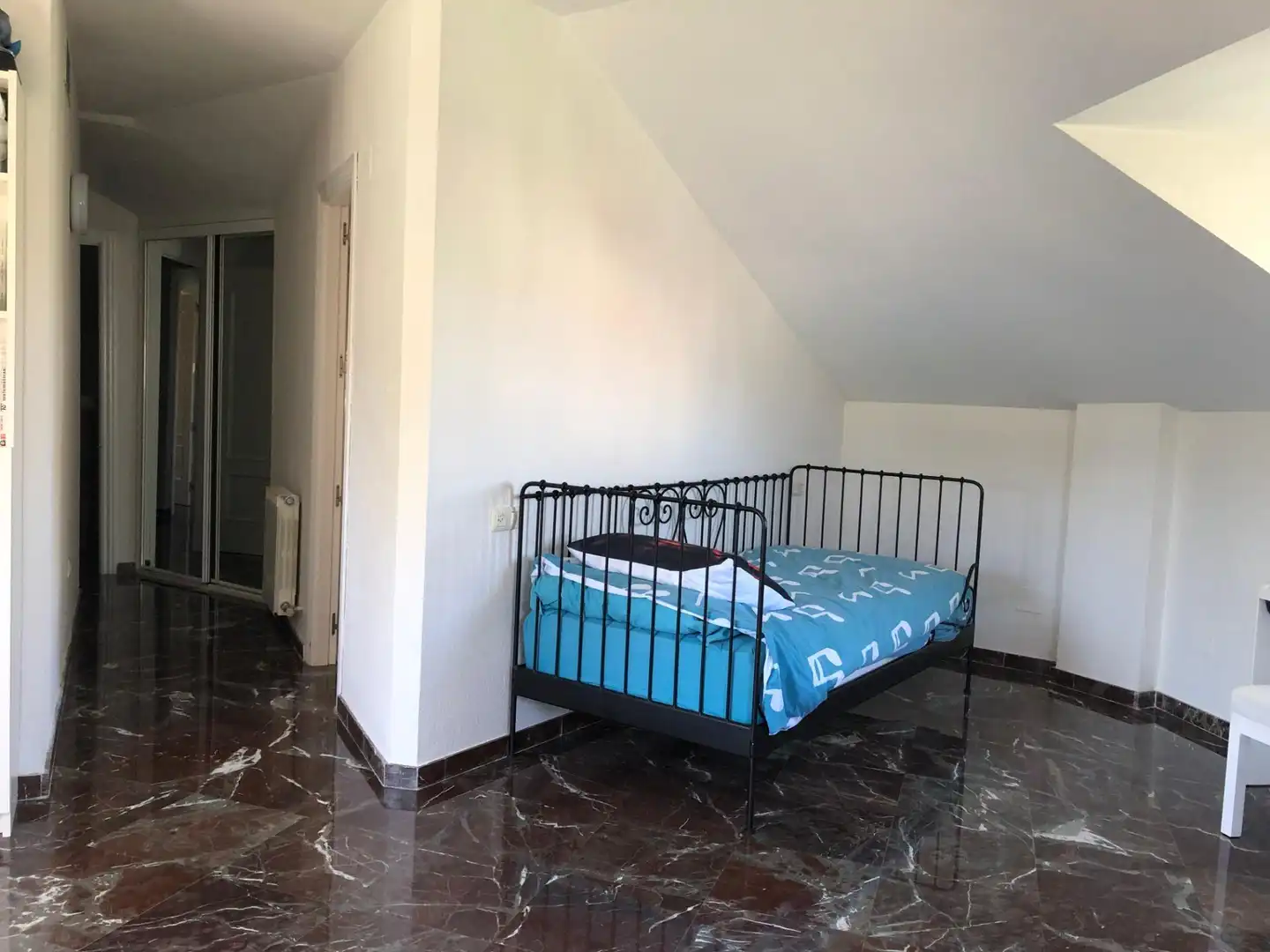 Dormitori de Casa o xalet en venda en Jaén amb Terrassa, Traster i Balcó