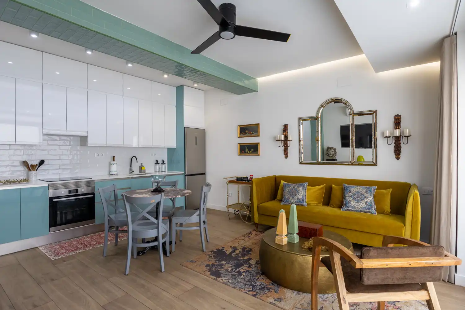 Living room of Flat for rent in Valencia  with Air Conditioner, Heating and Furnished