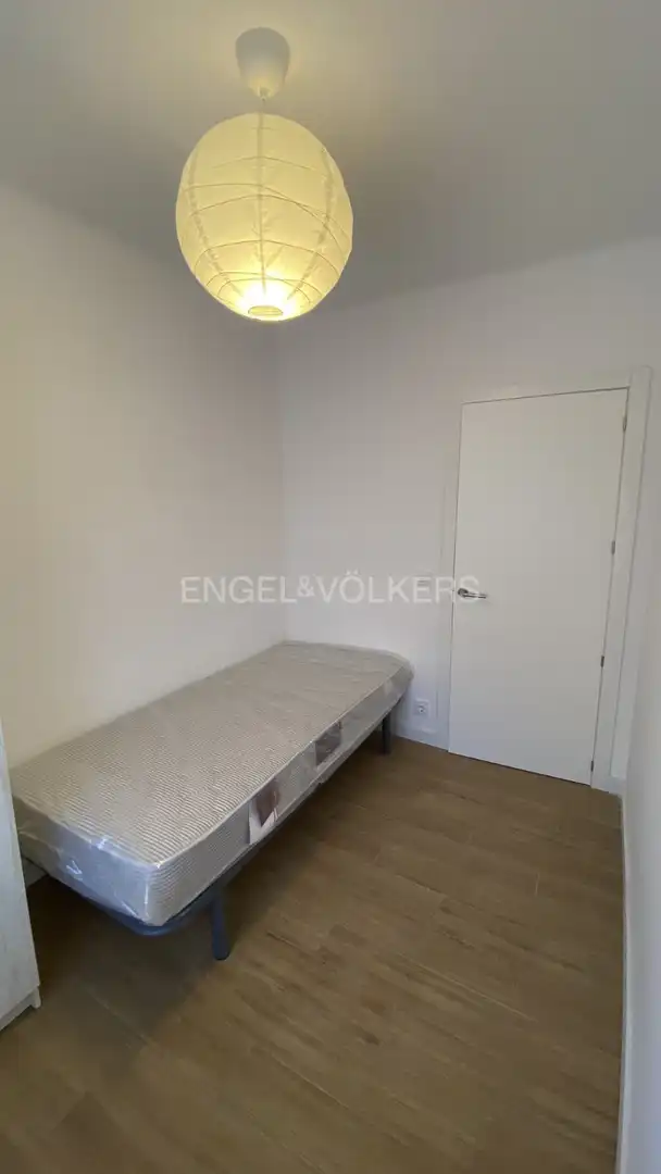 Habitación de Piso en venta en Barcelona con Calefacción y Balcón