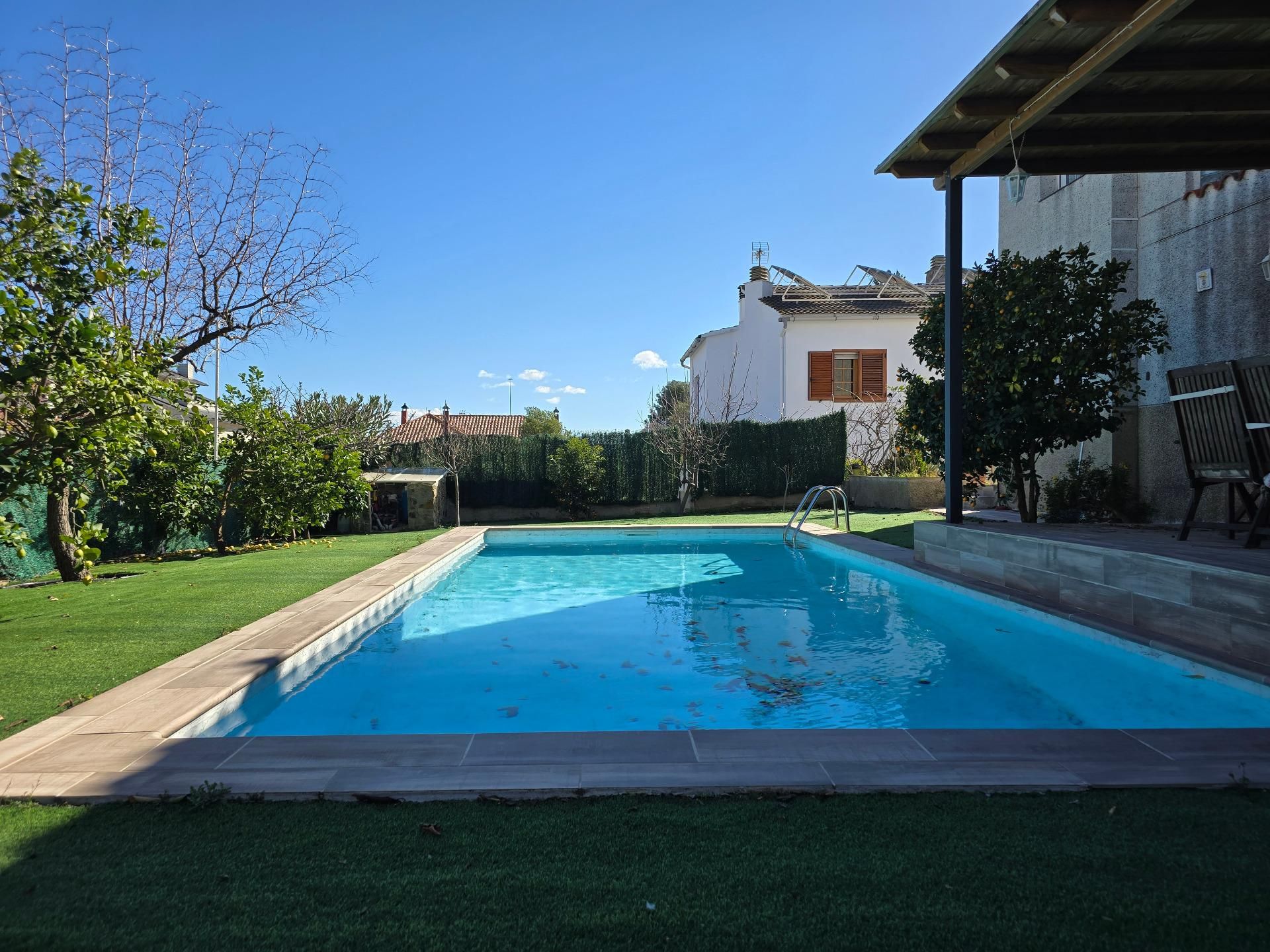 Piscina de Casa o xalet en venda en Sabadell amb Calefacció, Jardí privat i Terrassa