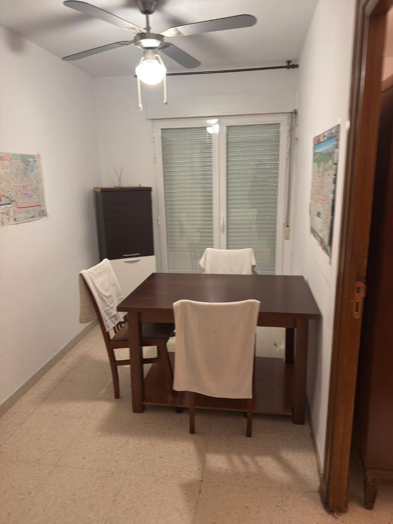 Menjador de Pis en venda en  Granada Capital amb Aire condicionat, Moblat i Forn