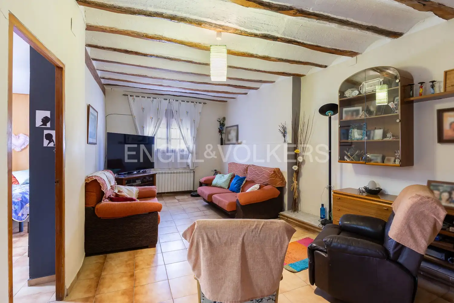Sala d'estar de Finca rústica en venda en Requena amb Aire condicionat, Calefacció i Jardí privat
