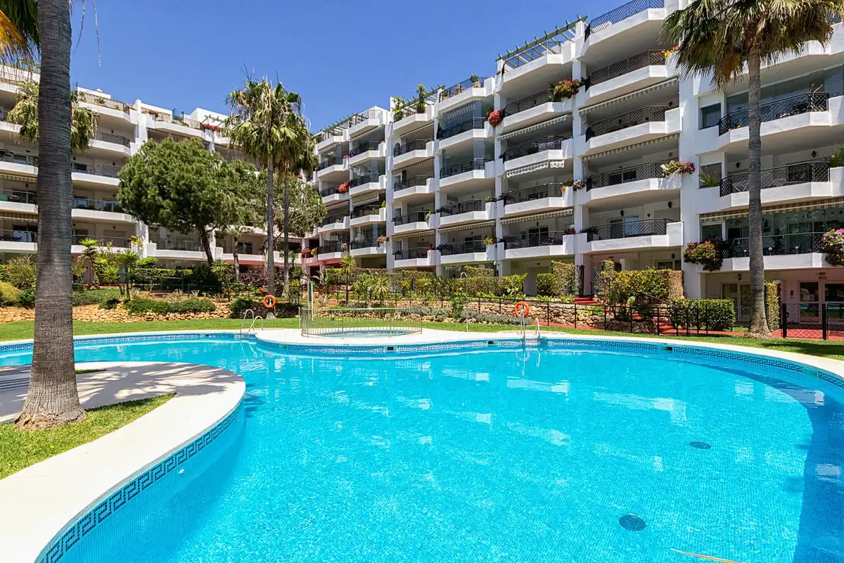 Apartament amb piscina en venda a Calahonda, imagen 18