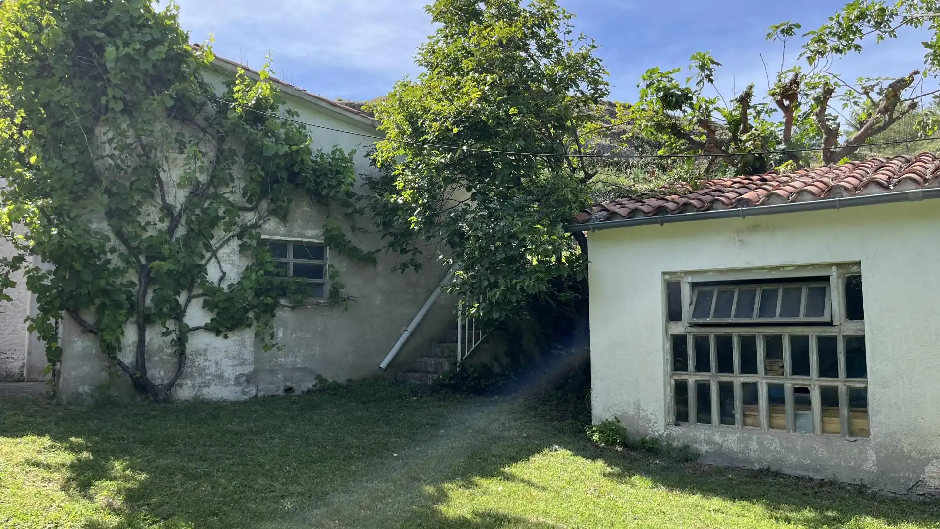 Vista exterior de Casa o xalet en venda en Alpens