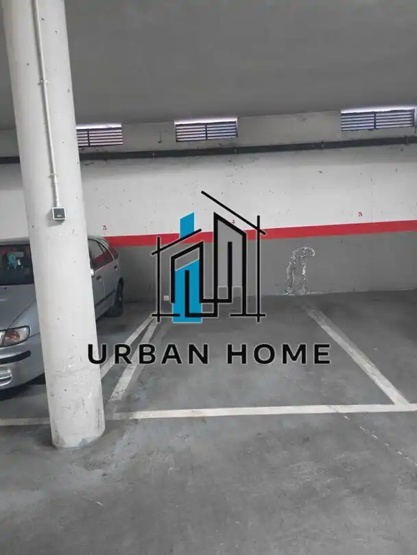 Parking de Dúplex en venta en San Andrés del Rabanedo con Calefacción, Trastero y Balcón