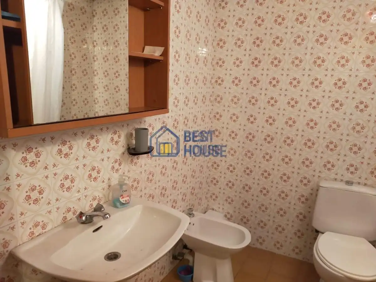 Baño de Piso de alquiler en León Capital  con Calefacción, Parquet y Amueblado