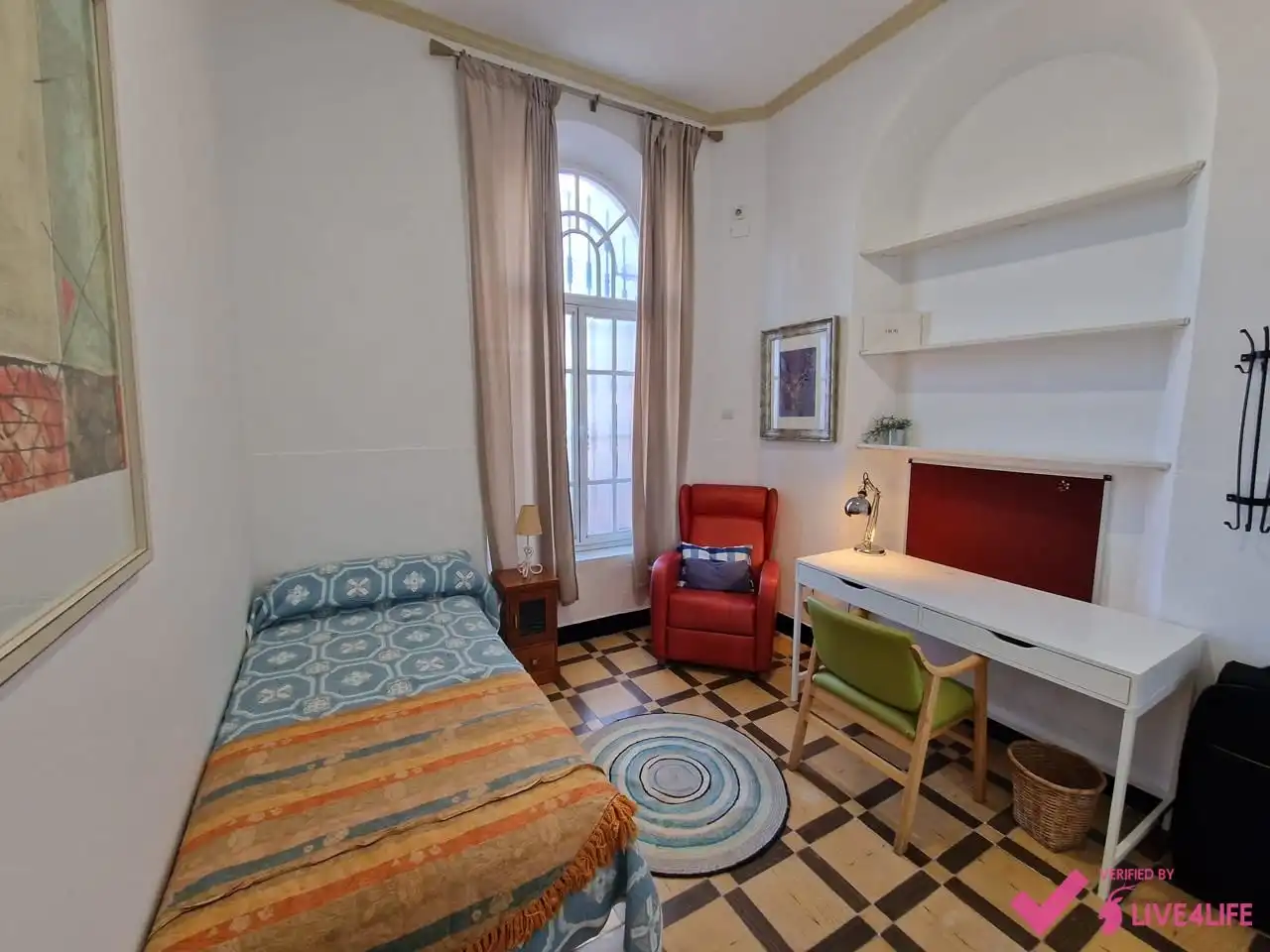 Habitació a Avenida de Jerez, Bellavista